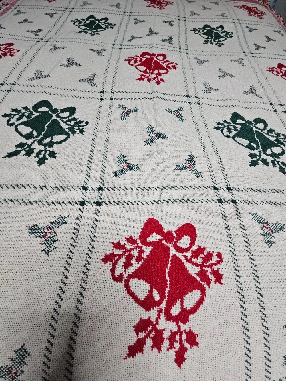 Vintage Christmas Reversible Throw Blanket W/Fringe Red Green White Bells Holly
